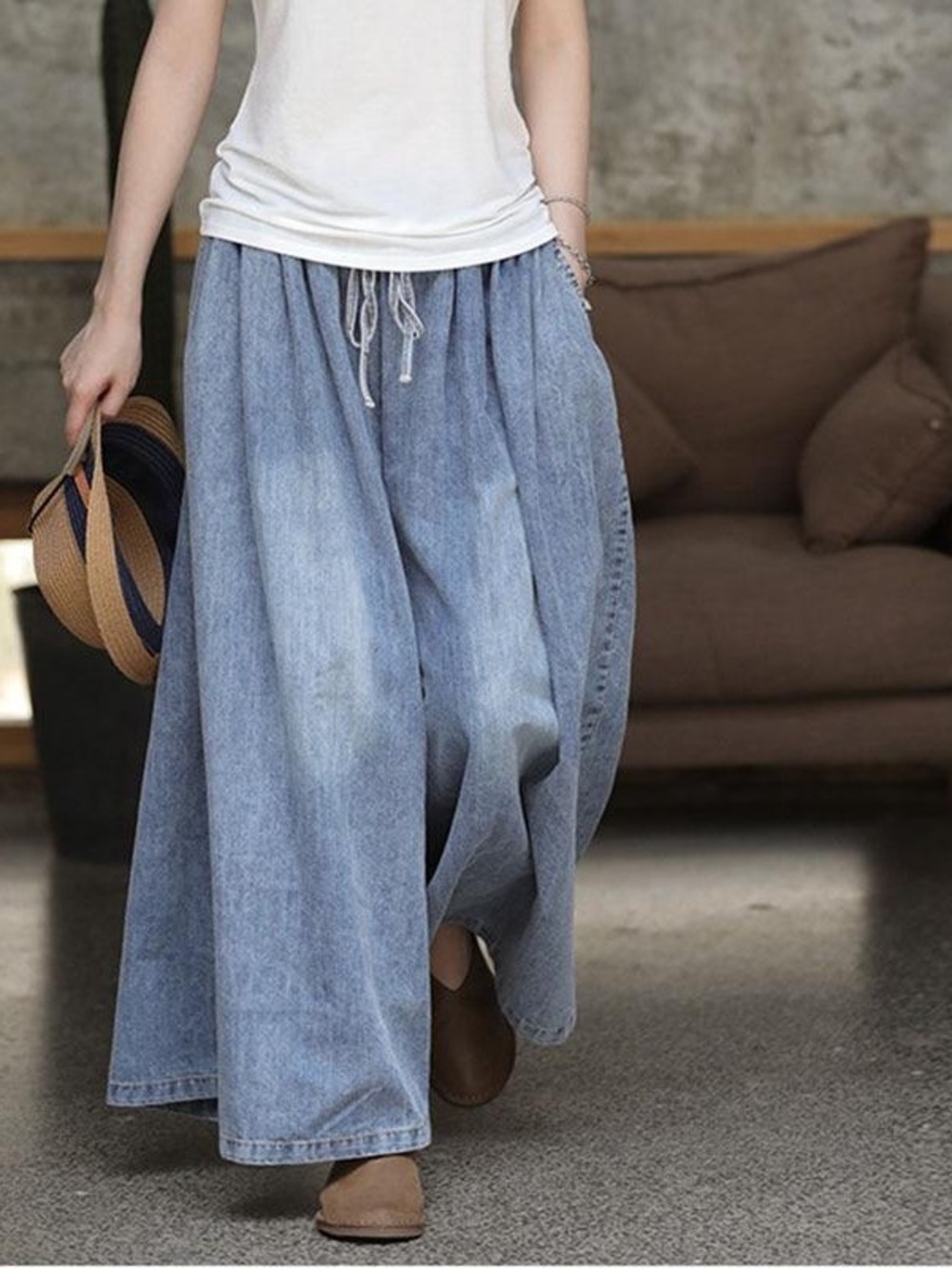 Light Wash Wide-Leg Women’s Jeans Skirt-Style Trousers